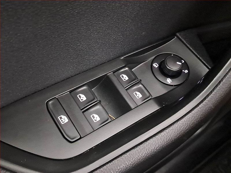 Škoda Superb (2017) Ambition 2.0 TDI, Automat - fotka 23 z 24