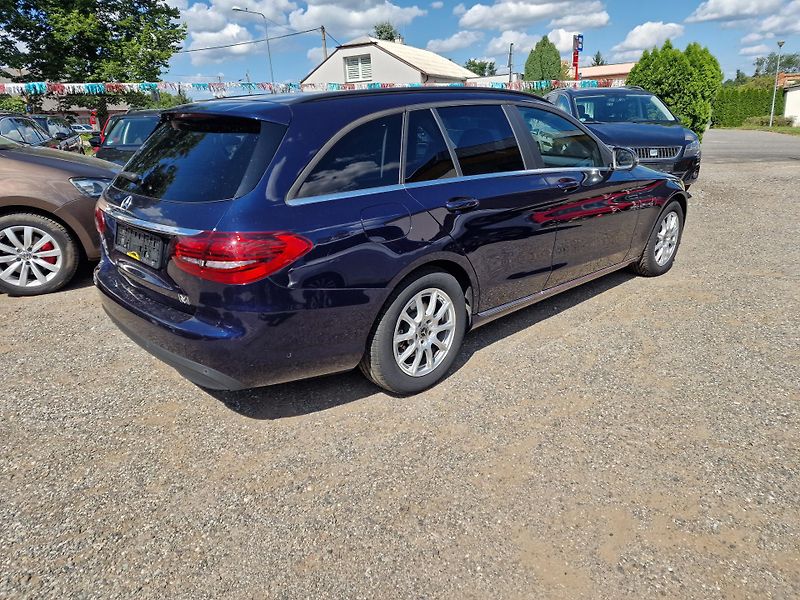 Mercedes-Benz Třídy C C200d 118KW FL KAMERA NAVI - fotka 4 z 27