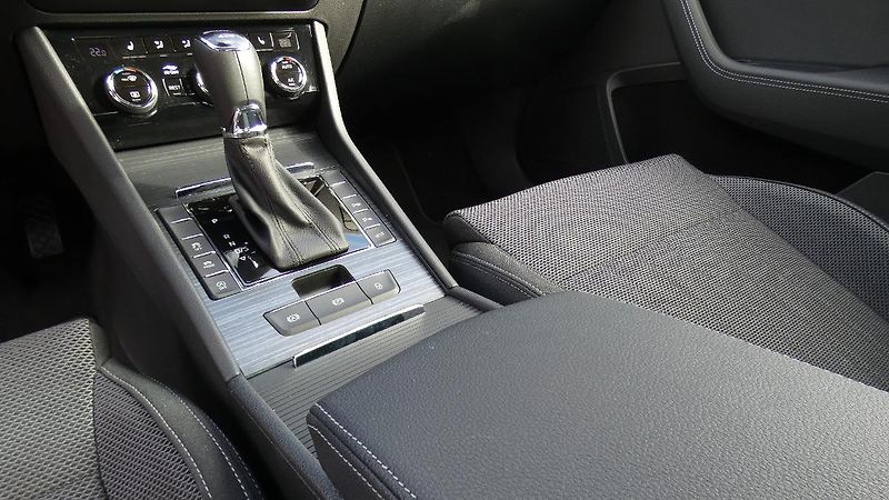 Škoda Superb 2,0 TDI 147kw 4x4 DSG Style - fotka 6 z 27