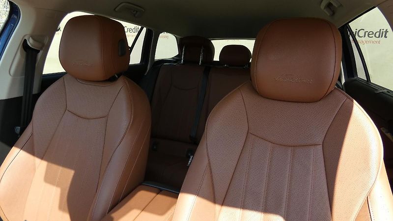 Škoda Superb 2.0 TDI 142kW 4x4 L&K Combi DS - fotka 7 z 27