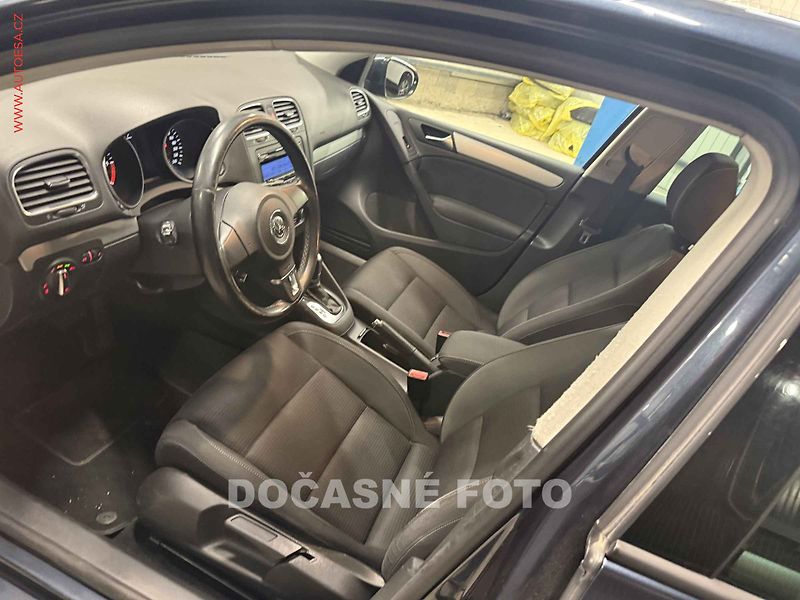 Volkswagen Golf (2011) 1.6 TDI, AT, autoAC - fotka 3 z 3