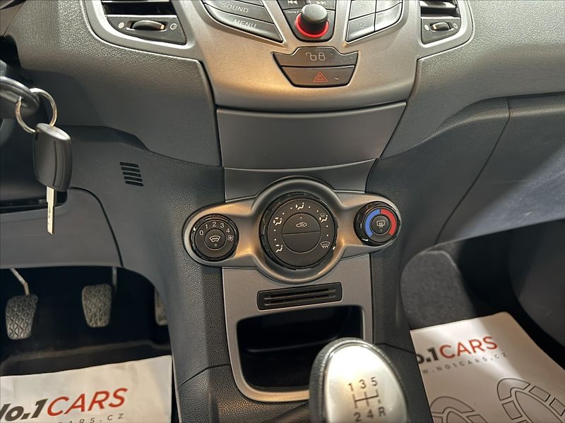 Ford Fiesta 1,2   i 83.000KM SERVIS ALU ST - fotka 11 z 19