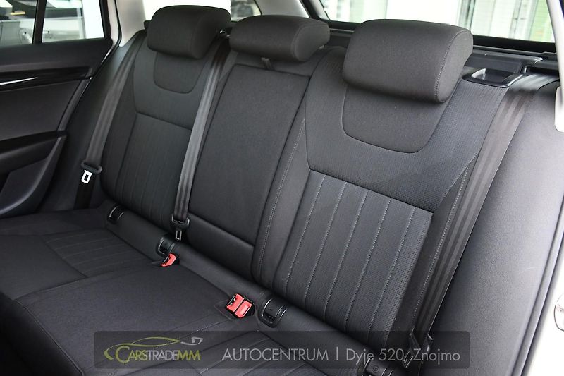 Škoda Octavia 1,6TDI STYLE ČR  - fotka 15 z 53
