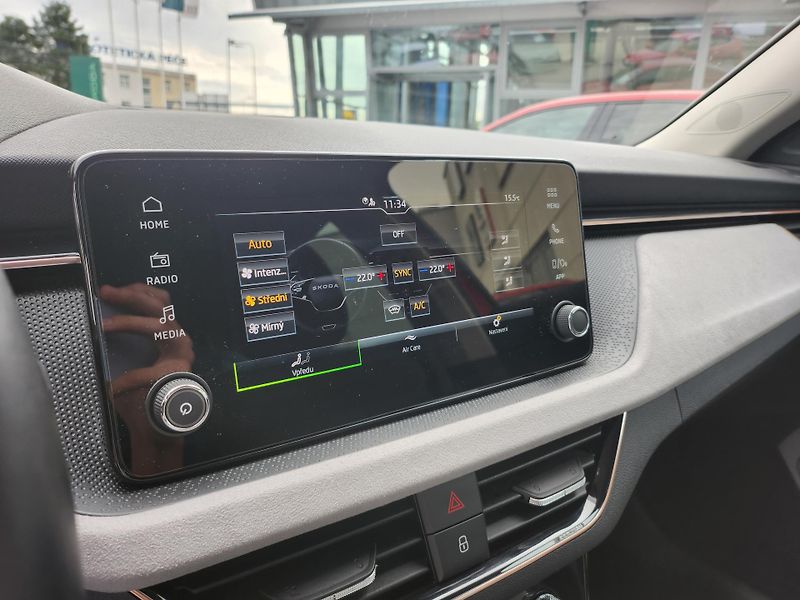 Škoda Kamiq Top Selection 1.0 TSI 85kw - fotka 17 z 27