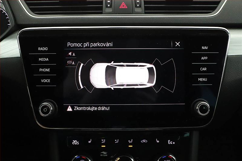 Škoda Superb (2020) iV 1.4 TSI PHEV - fotka 14 z 20