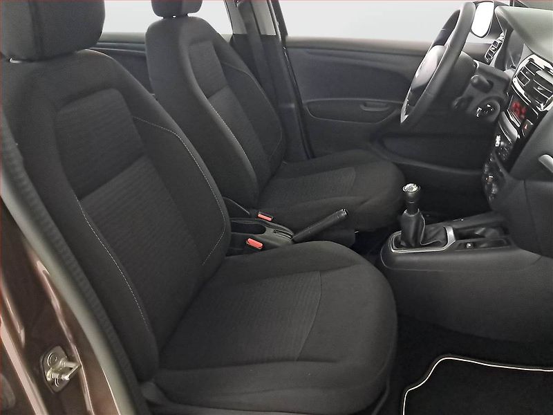 Peugeot 301 (2014) 1.2 VTi - fotka 9 z 15