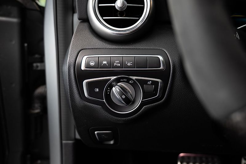 Mercedes-Benz Třídy C C63 S AMG Burmester/360/Pano - fotka 19 z 22
