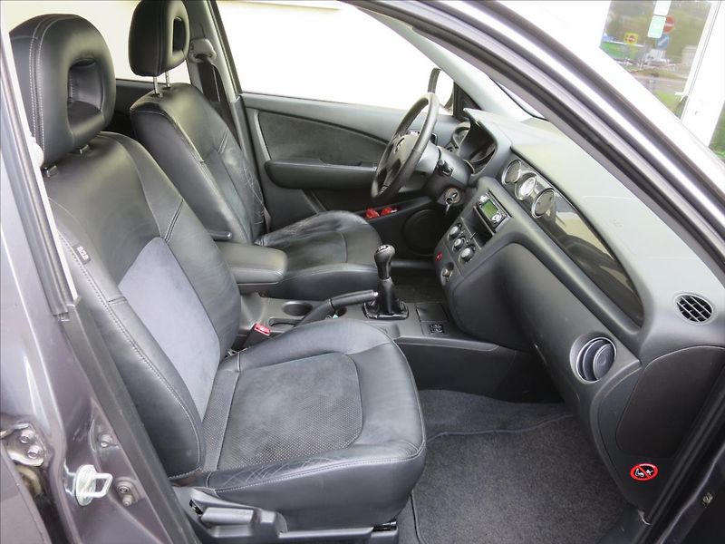 Mitsubishi Outlander 2,0  Turbo - fotka 16 z 24