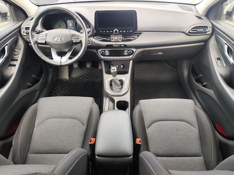 Hyundai i30 1.5 T-GDI/117kW Smart Navi - fotka 13 z 35