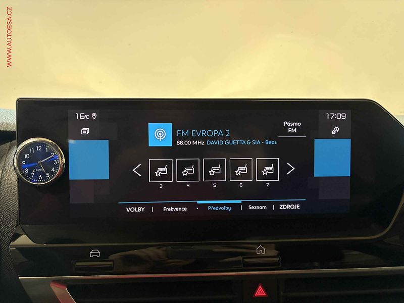 Citroën C4 (2021) 1.2PT, 1.maj,ČR, servis - fotka 11 z 14