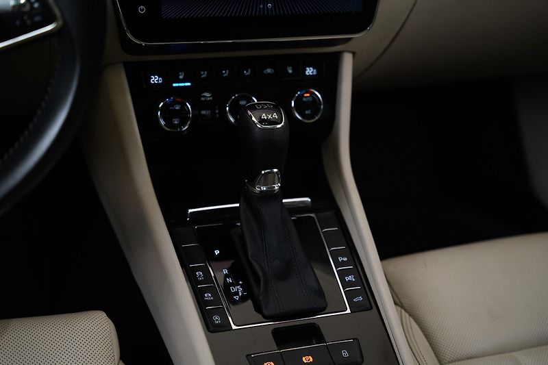 Škoda Superb - fotka 30 z 35