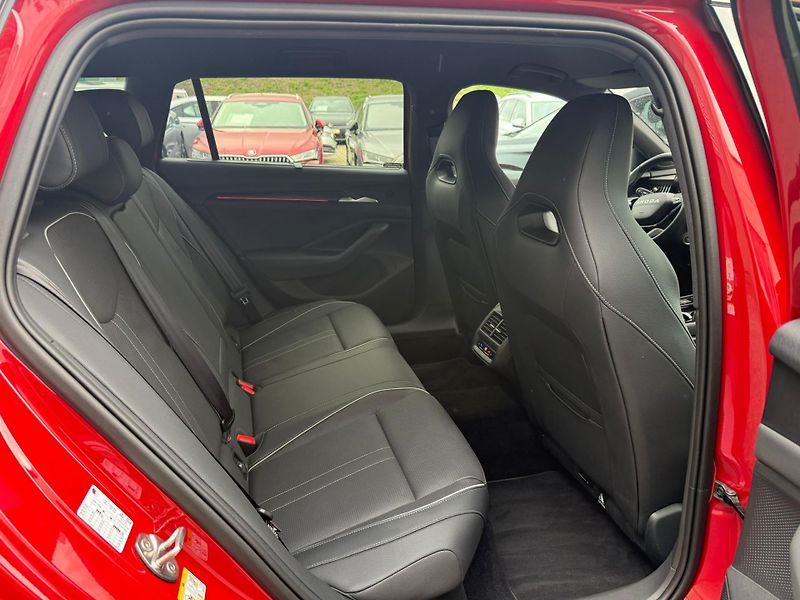 Škoda Superb Sportline 2.0 TDI 110kw DSG Co - fotka 25 z 30