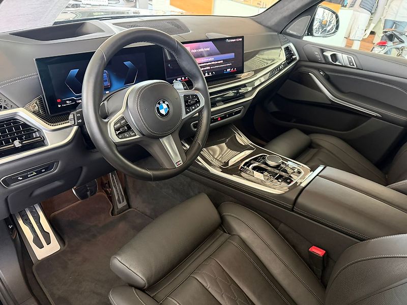 BMW X7 xDrive40d TOP stav - fotka 13 z 40