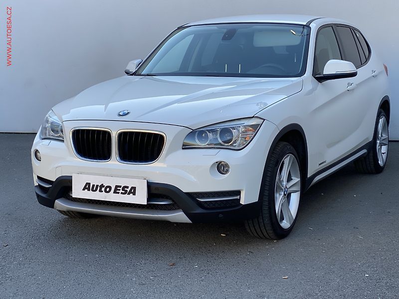BMW X1 (2013) 2.0d xDrive18d, ČR, AT, park - fotka 3 z 15