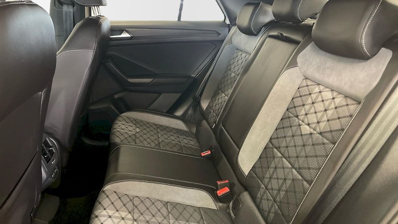 Volkswagen T-Roc (2024) R-Line 1.0 TSI 81kW - fotka 14 z 27