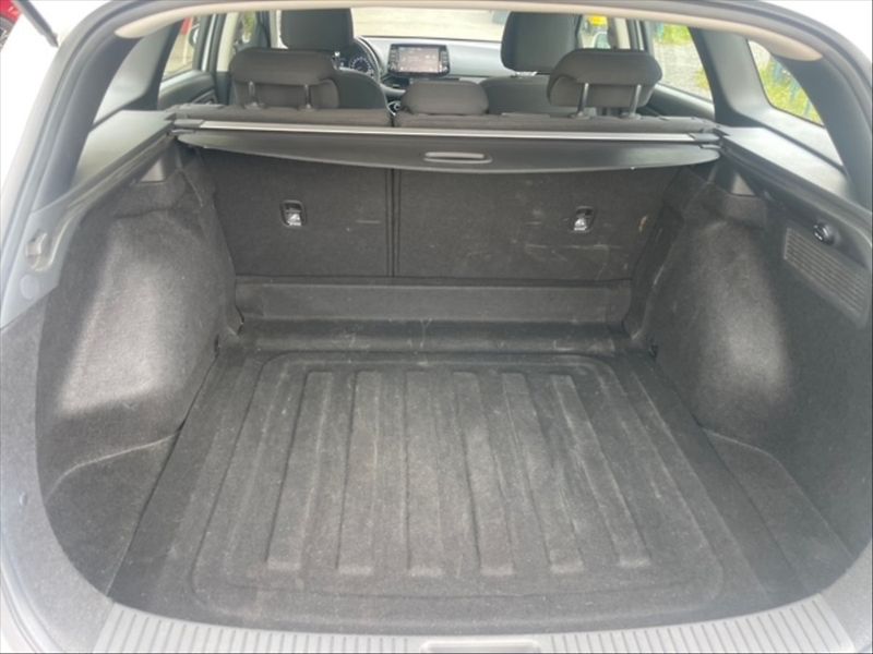 Hyundai i30 1,5 i Family Comfort - fotka 6 z 11