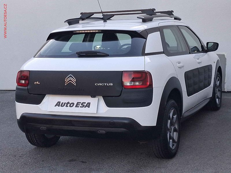 Citroën C4 Cactus (2015) 1.2i, ČR, STK5/28 - fotka 4 z 16