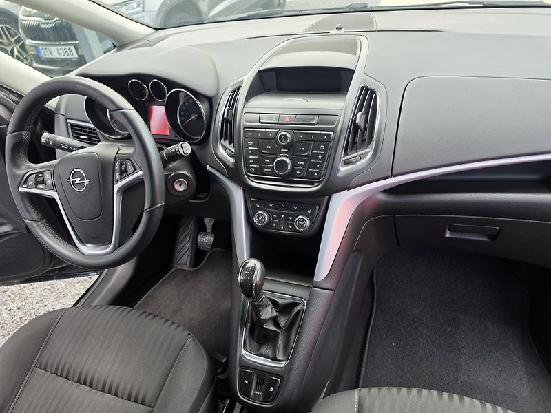 Opel Zafira 1.4 i 103kw 7 Míst  - fotka 17 z 19