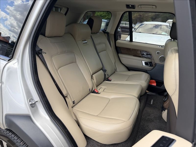 Land Rover Range Rover 4,4 V8 Autobiography - fotka 27 z 31