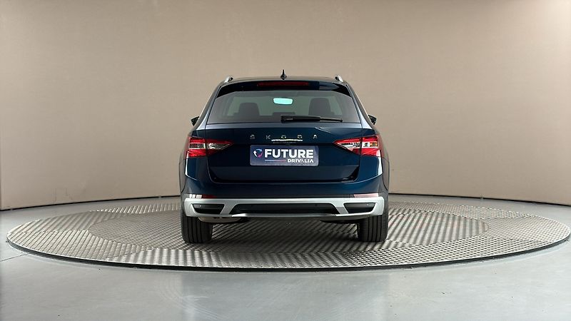 Škoda Superb 2.0 TDI DSG 4x4 Scout Combi - fotka 5 z 34