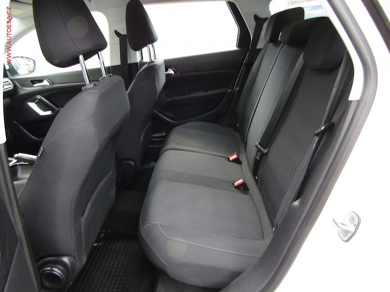 Peugeot 308 (2017) 1.6HDi, ČR, LED, park.čidla - fotka 10 z 18