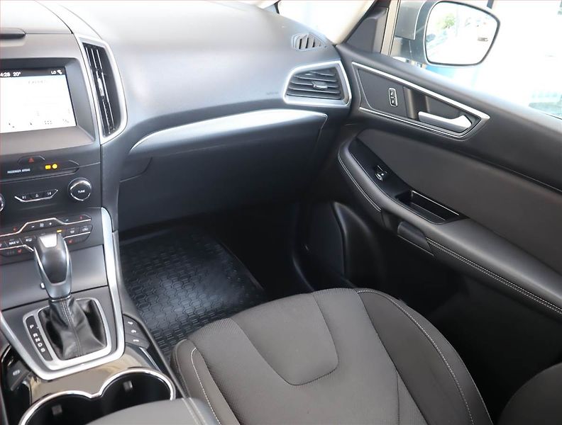 Ford S-MAX (2017) 2.0 TDCi, 4X4, Automat, Navi - fotka 8 z 19