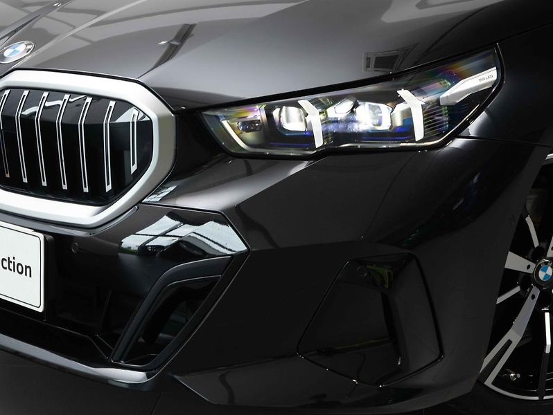 BMW Řada 5 540d xDrive Touring - fotka 8 z 22