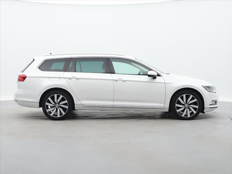 Volkswagen Passat 2,0 TDI 140k DSG Highline CZ - fotka 8 z 27