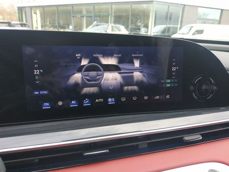 Omoda 9 Premium 1.5 SHS, AWD AT, SKLAD - fotka 19 z 38