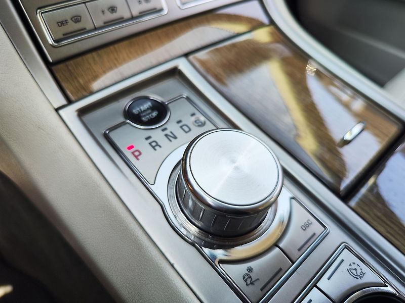Jaguar XF 3.0/202kW V6 - fotka 21 z 31