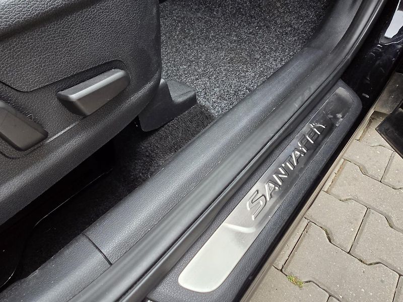 Hyundai Santa Fe 2.2-PREMIUM-AUTOMAT-KŮŽE - fotka 17 z 35