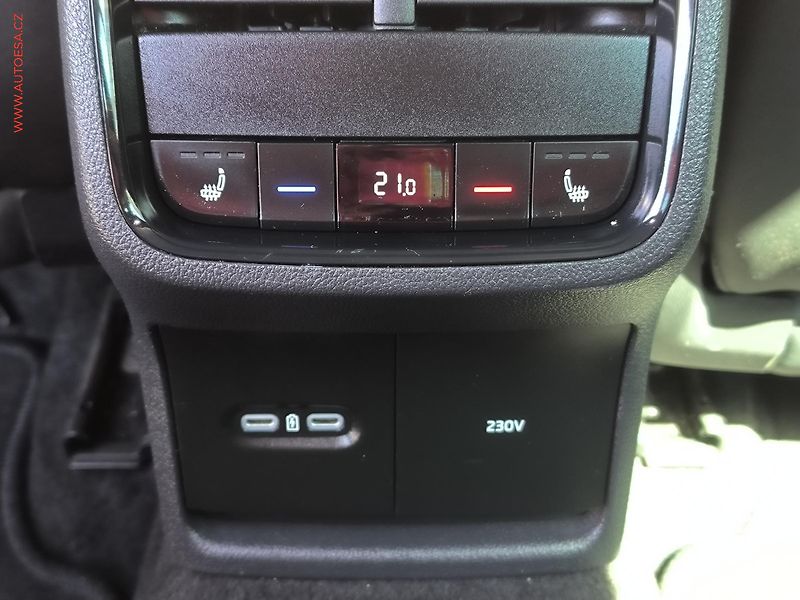 Škoda Octavia (2022) 2.0 TSi, RS, panor, Webasto - fotka 30 z 34