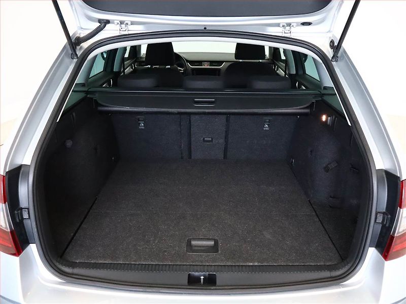Škoda Octavia (2017) Ambition Plus 1.6 TDI, Navi - fotka 11 z 15