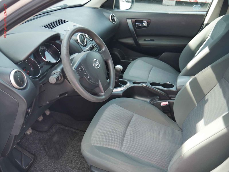 Nissan Qashqai (2011) 1.6, ČR, AC - fotka 9 z 14