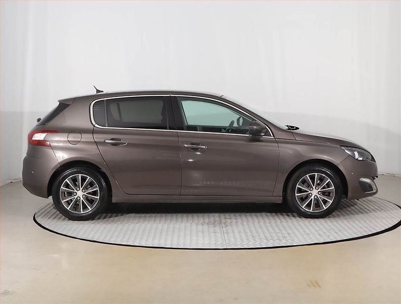 Peugeot 308 (2014) 1.6 THP, Navi, Tempomat - fotka 6 z 15