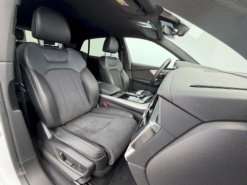 Audi Q8 (2023) 50 TDI 210kW Quattro S-LINE - fotka 30 z 35