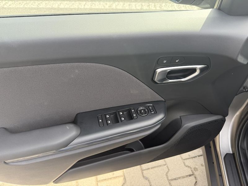 Kia K4 Sportswagon (2026) EXCLUSIVE 1.6 T-GDI 7DCT ALU17 - fotka 15 z 15