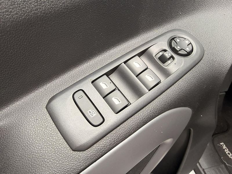 Toyota ProAce City Verso 1.2-7 MÍST-MOŽNOST VESTAVBY - fotka 10 z 23