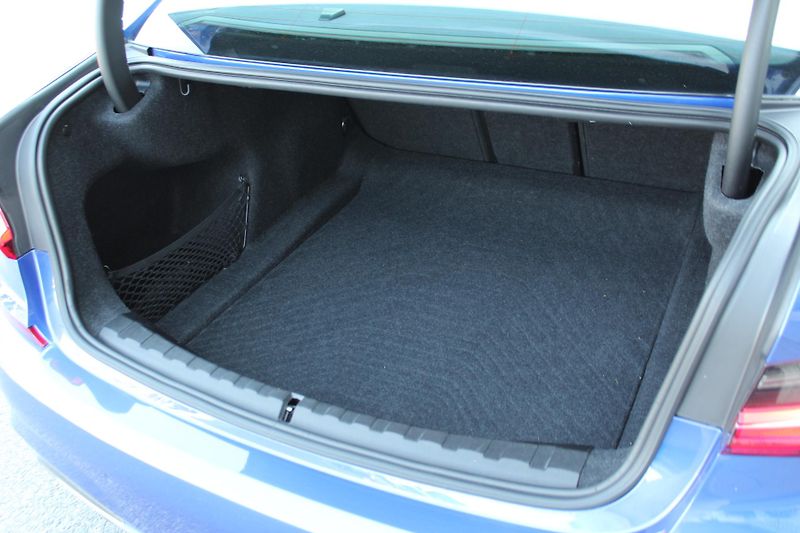 BMW Řada 3 M340i xDrive Sedan - fotka 21 z 23