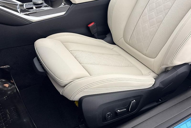 BMW Řada 4 M440i xDrive Convertible - fotka 10 z 24
