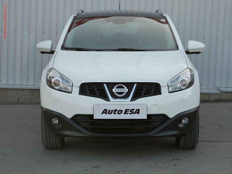 Nissan Qashqai (2012) 2.0i, Tekna, AT, xenon, panor - fotka 2 z 20