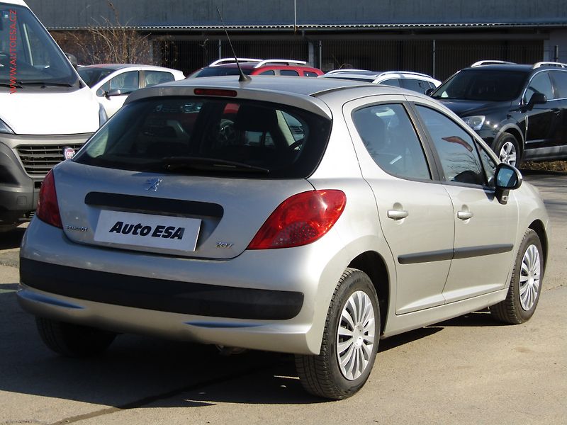 Peugeot 207 (2009) 1.4i, ČR, AC, zmk.řazení - fotka 4 z 15