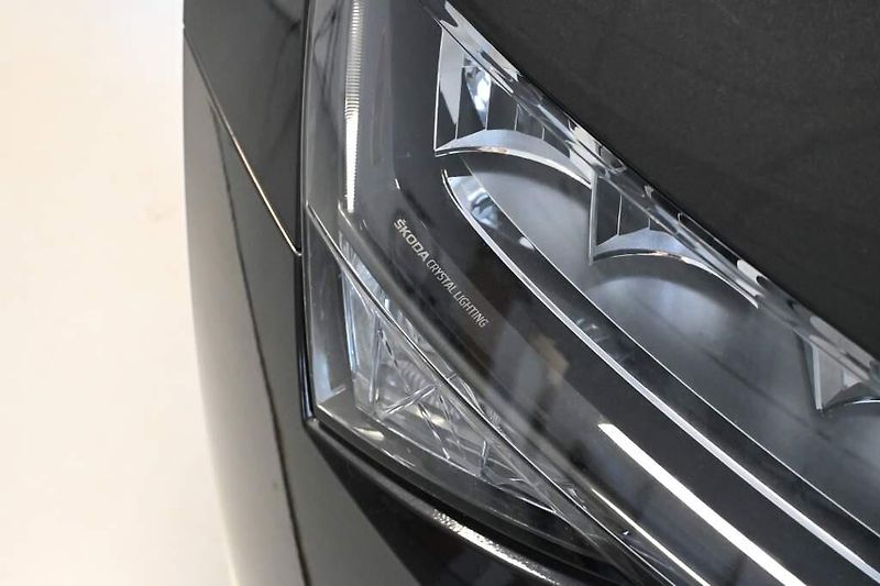 Škoda Superb (2022) 2.0 DSG LED ACC Virtual Tažné - fotka 28 z 35