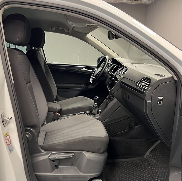 Volkswagen Tiguan BMT 4MOTION 110kW HIGHLINE - fotka 10 z 17