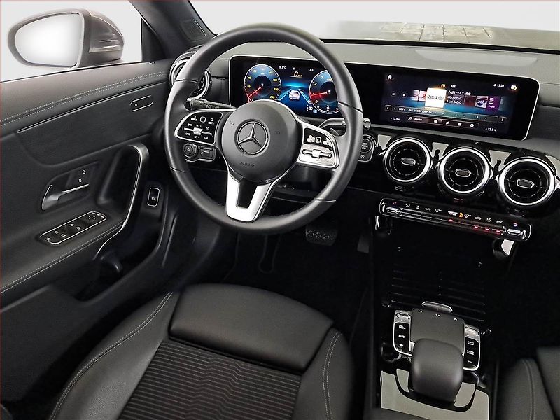 Mercedes-Benz CLA (2020) 180 - fotka 7 z 23