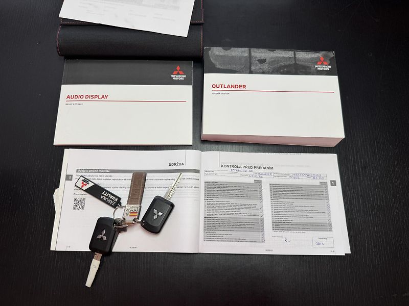 Mitsubishi Outlander (2021) 2.0i,MIVEC(110KW) DPH - fotka 33 z 40