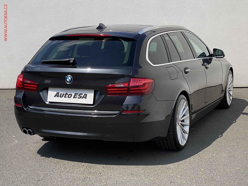 BMW Řada 5 (2015) 3.0 D 530D, LuxuryLine, AT - fotka 4 z 20