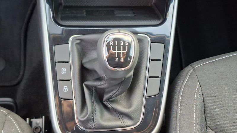Škoda Fabia 1,0 TSi 70 Kw Top SEL ČR DPH - fotka 19 z 23