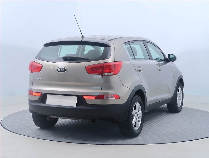 Kia Sportage (2015) 1.6 GDI - fotka 5 z 14
