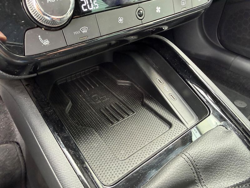 Škoda Scala Top Selection 1.5 TSI 110kw - fotka 18 z 24